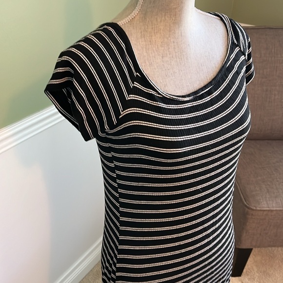 Super cute comfy T-shirt dress - Picture 2 of 5
